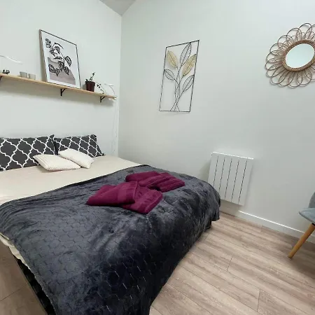 Les Iris - Erable - Petit Dejeuner 3*