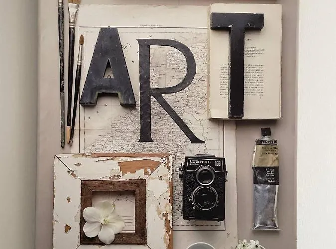 Les Iris - Erable - Petit Dejeuner Bed & Breakfast 3*